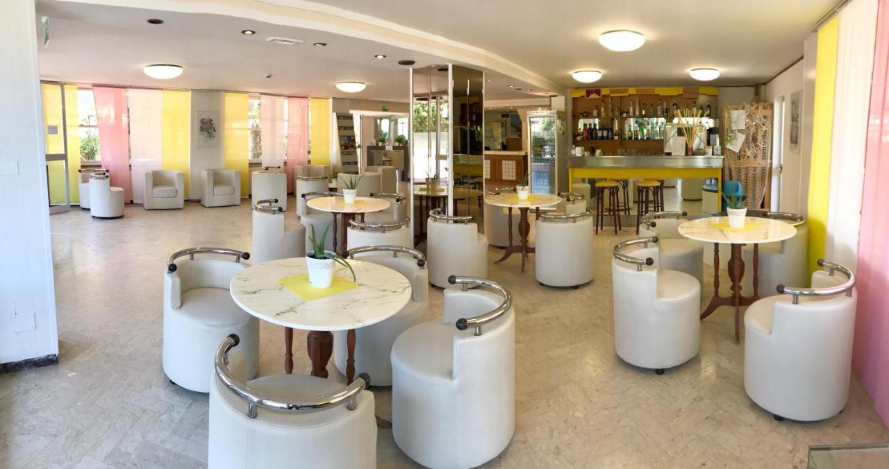 Hotel Naica Rimini Esterno foto