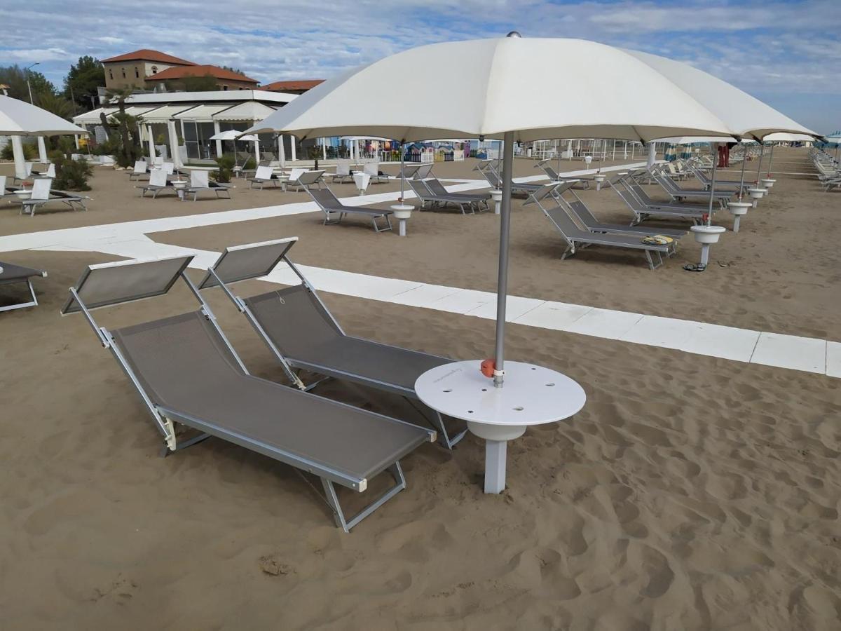 Hotel Naica Rimini Esterno foto