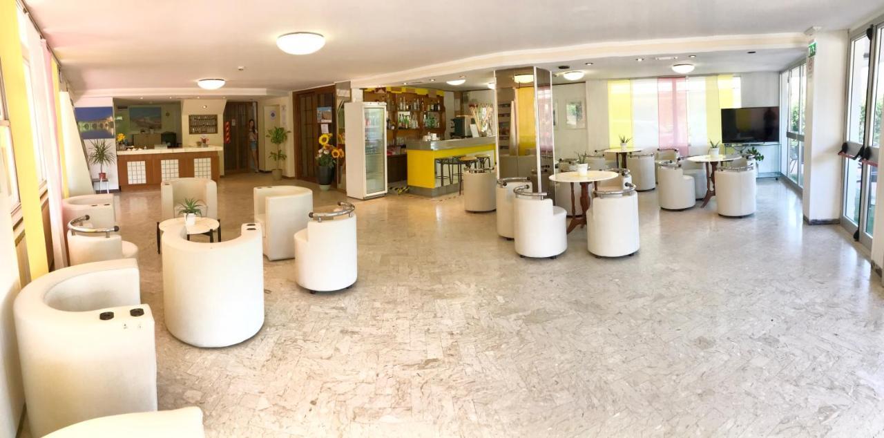 Hotel Naica Rimini Esterno foto