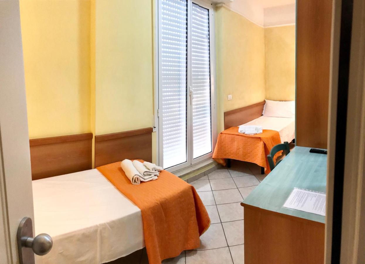 Hotel Naica Rimini Esterno foto