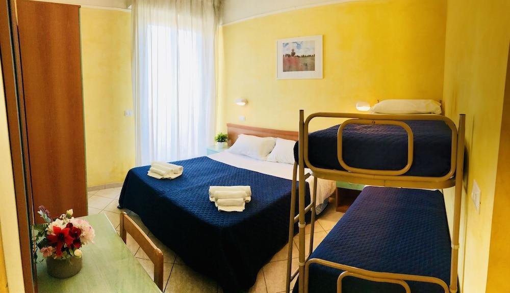 Hotel Naica Rimini Esterno foto