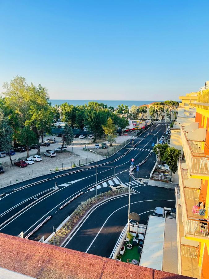 Hotel Naica Rimini Esterno foto