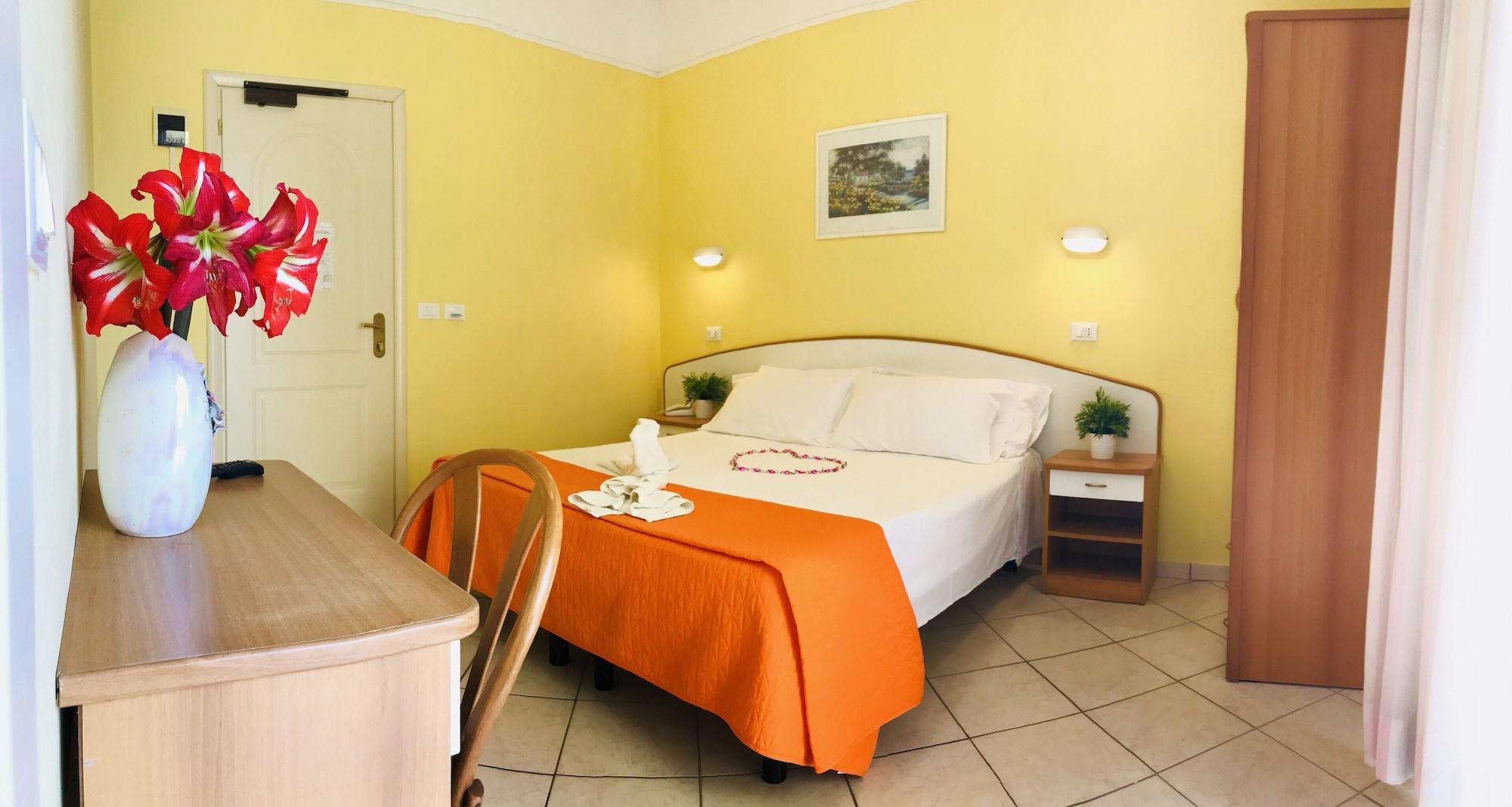 Hotel Naica Rimini Esterno foto