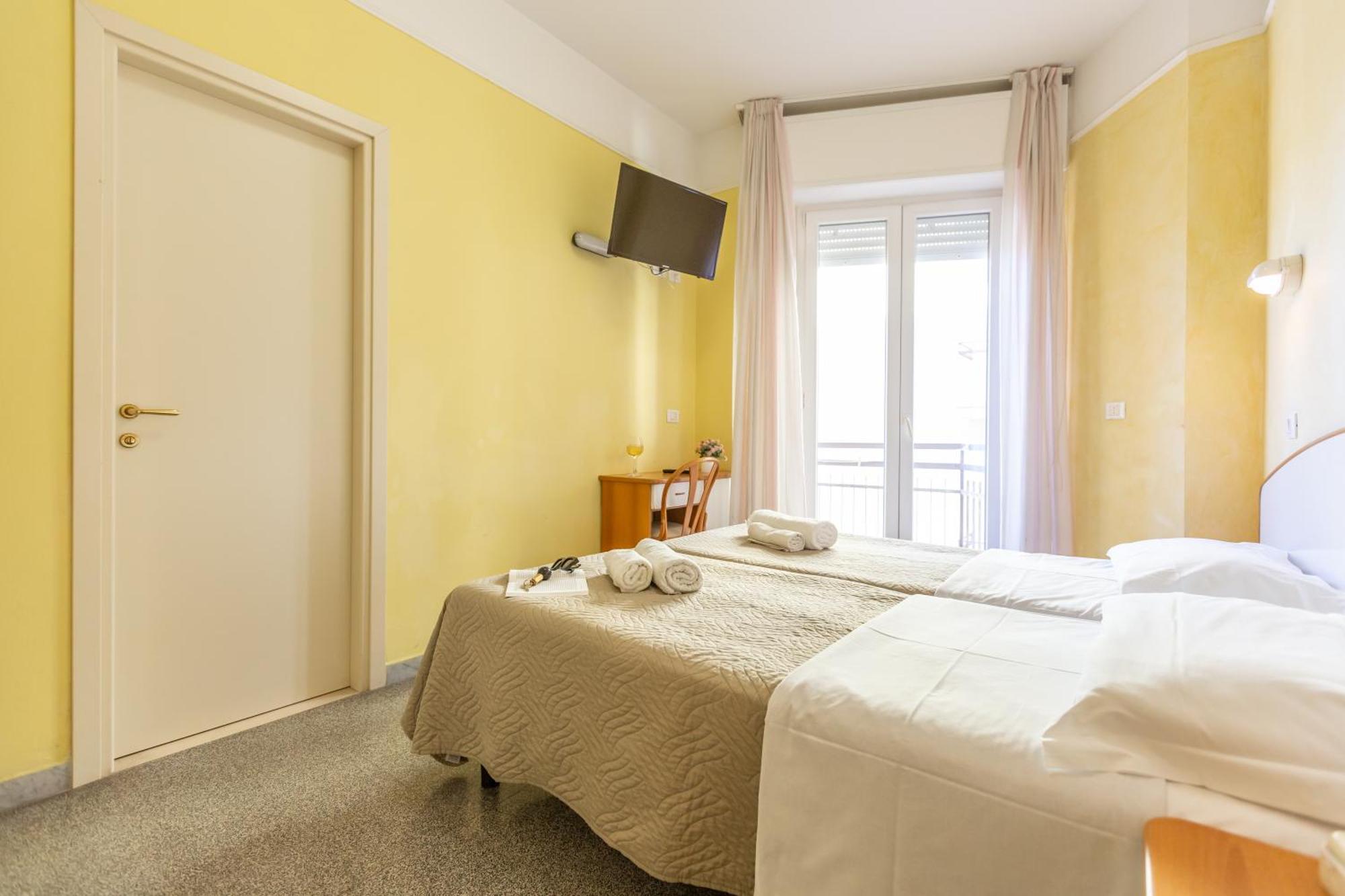 Hotel Naica Rimini Esterno foto