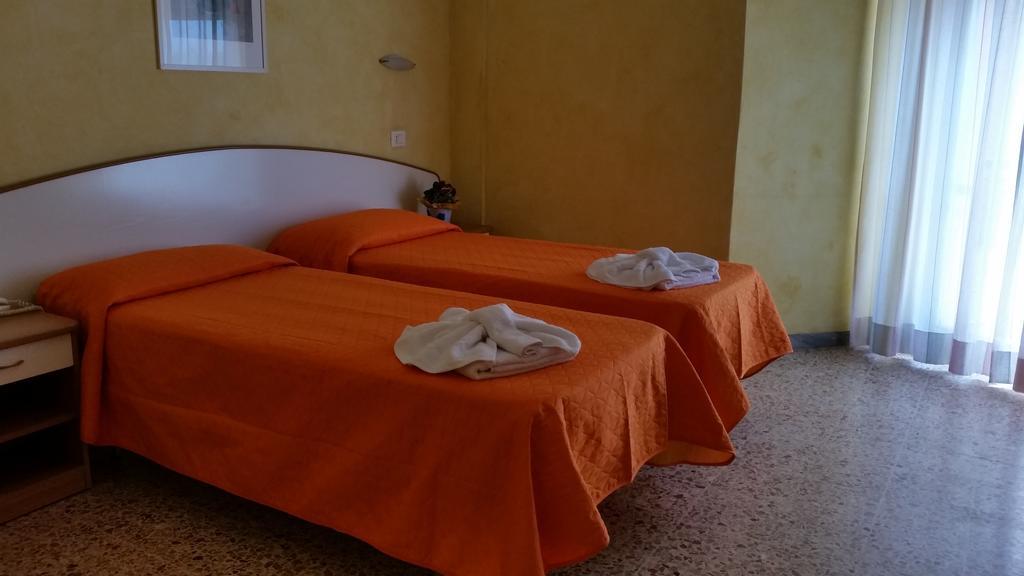 Hotel Naica Rimini Camera foto