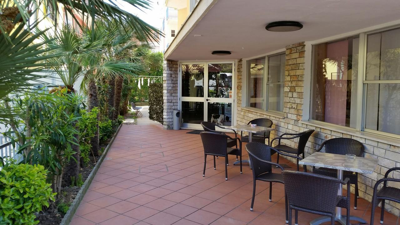 Hotel Naica Rimini Esterno foto